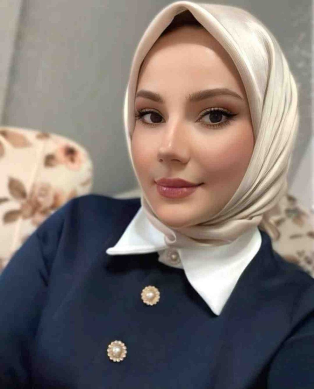 Karaisalı Arabada Görüşen Escort Yeliz